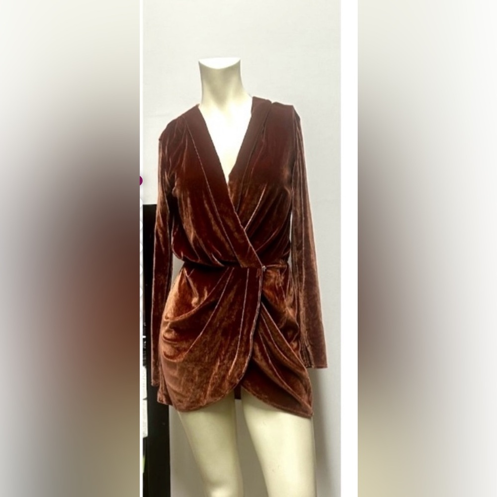 Want my look , velvet copper color mini long sleeved dress, size: small